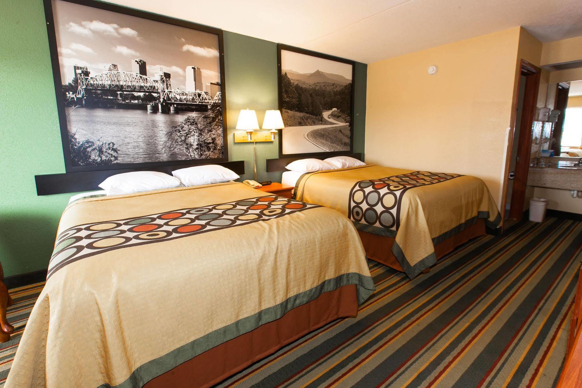 Super 8 By Wyndham Jacksonville Ar Exterior photo